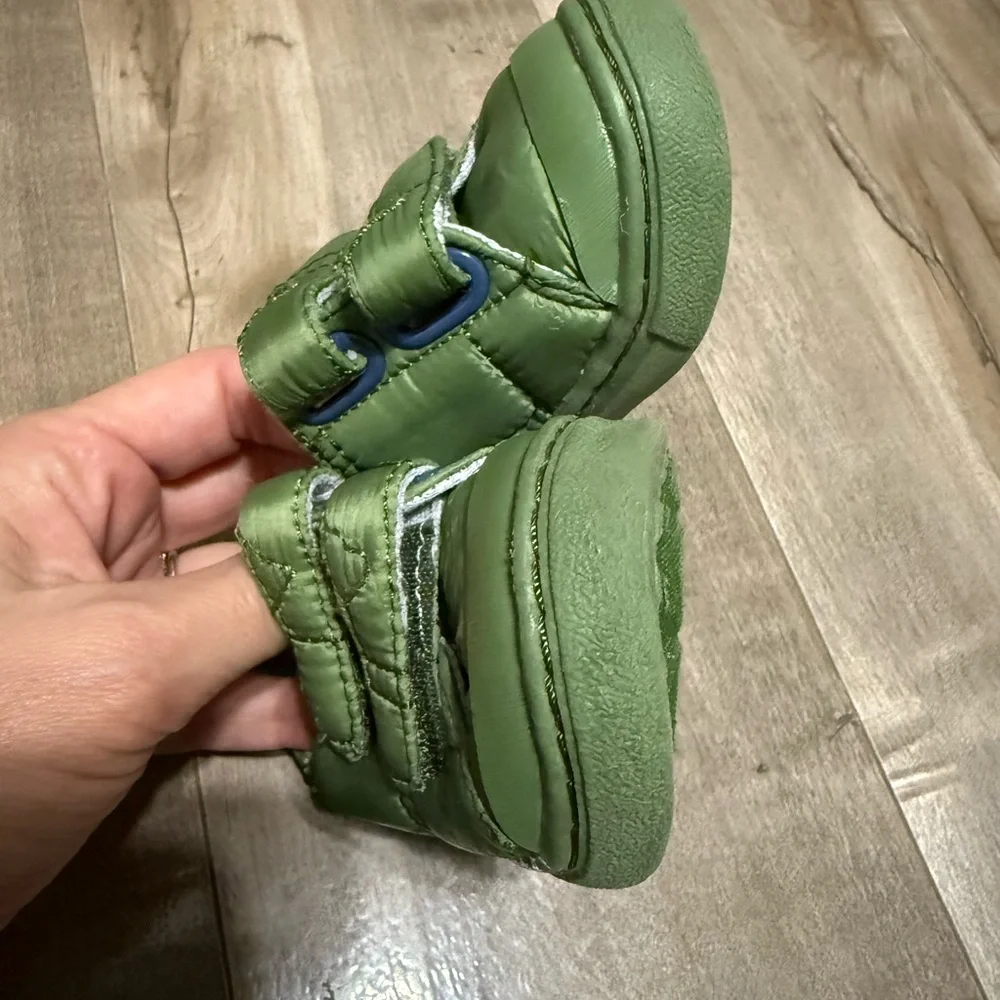TOMS Lenny‎ Slip On Sneaker Double Strap Shoe Green Toddler 4 Padded Quilted